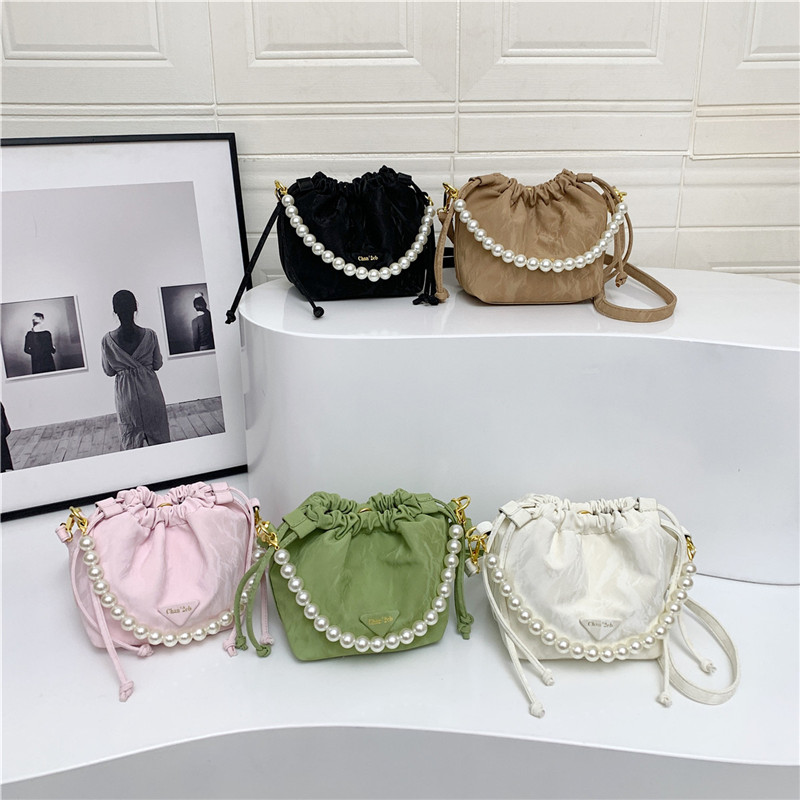 2024 Newest Design Ladies Soft Leather Ruched Crossbody Shoulder Bags Clutch Pearl Purses for Women