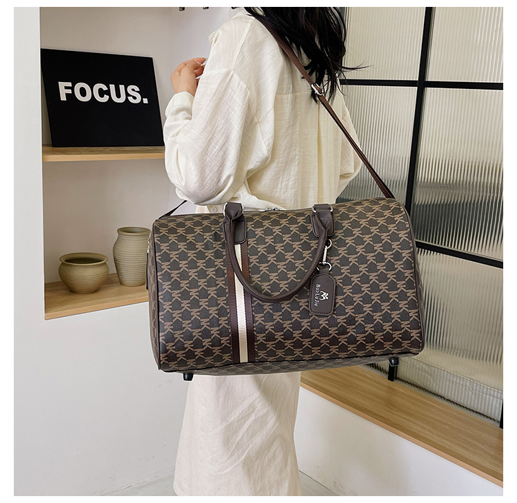 4 Colors Luxury Large Capacity Pu Leather Letter "N" Printing Tote Bags Workout Overnight Duffle Bag