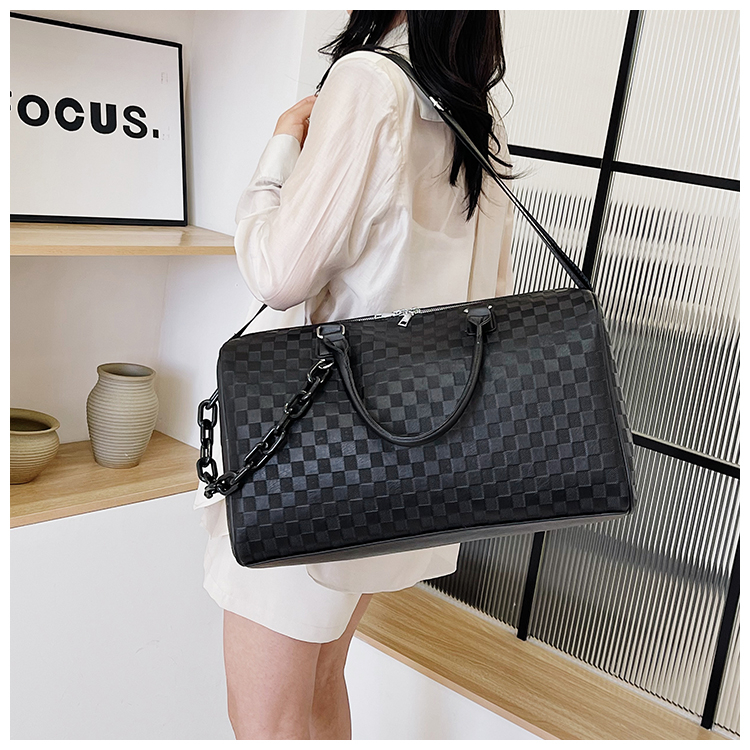 Fashion Design Square Logo Printing Pu Leather Large Capacity Crossbody Weekend Overnight Duffle Bag