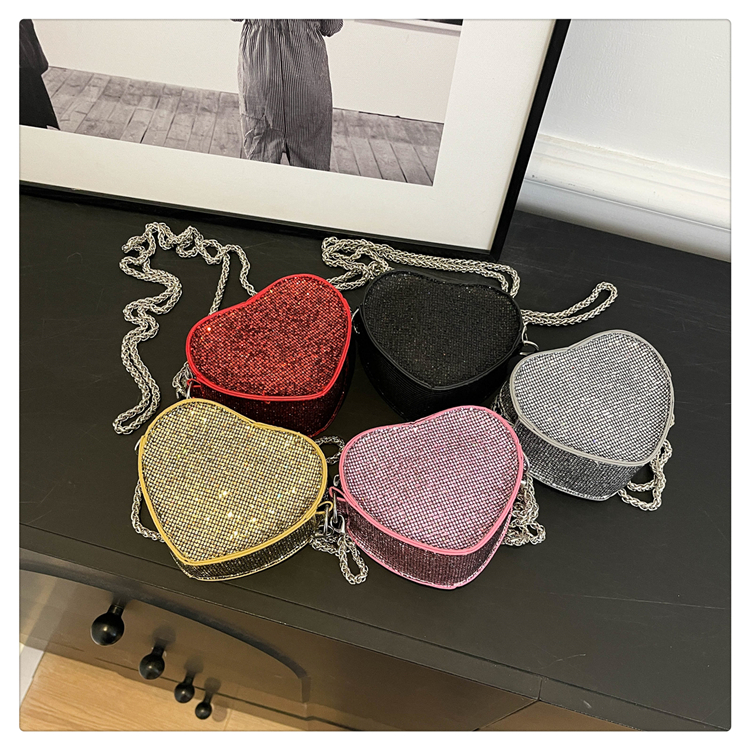 2024 Wholesale Heart Shaped Rhinestone Purses Chain Shoulder Clutch Hand Bag New Arrival Unique Lattice Metal Handbag