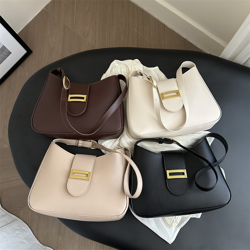 Fashion Small Leather Shoulder Bag for Women with Zipper Cross Body Clutch Purse Handbag Leather Underarm Bag